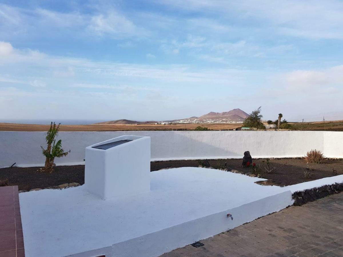 Casa El Gallo Teguise (Lanzarote) Exterior foto